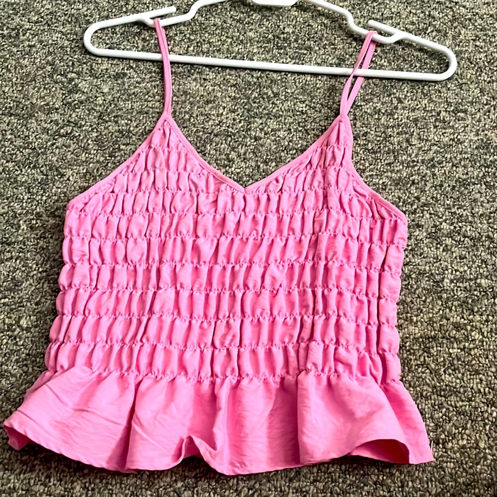 pink tank top